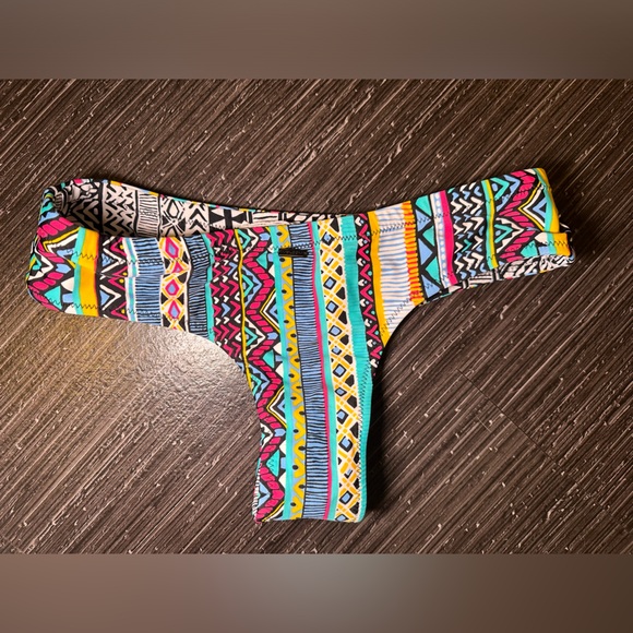 Volcom Reversible Bikini - Picture 3 of 4